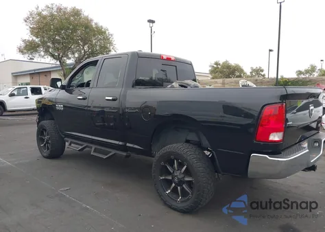 2018 Ram 1500 Slt 4X4 6'4 Box z USA, uszkodzony, nr VIN 1C6RR7GG1JS319610